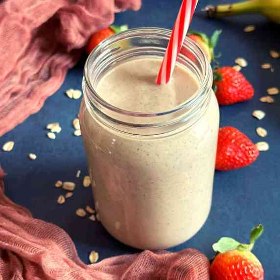 1000 calorie smoothie to gain weight in a mason jar