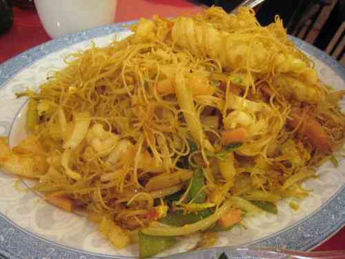 Mei Fun Noodles Recipe (Singapore Rice Noodles)