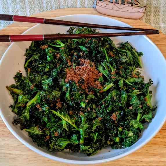 Garlick Bites | Crispy Kale 'Seaweed'