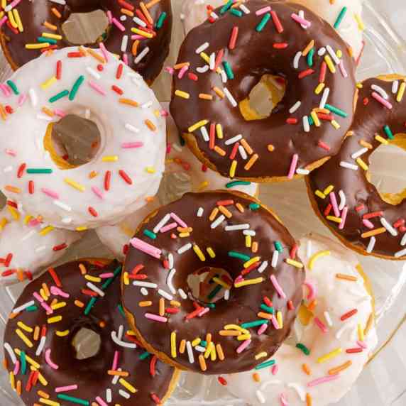 These cake mix donuts are really simple to make and don’t require any deep frying in oil. They taste