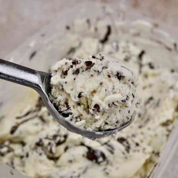 A scoop of stracciatella ice cream