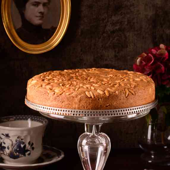 Italian pine nut cake (Pisana cake)