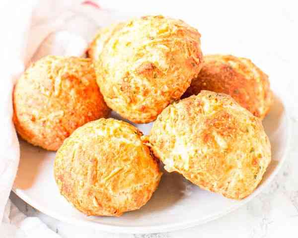 Cheesy bread rolls