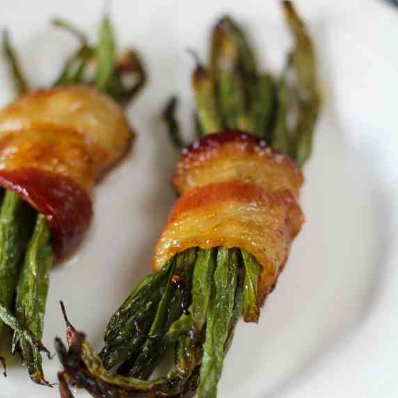 Green beans wrapped in bacon