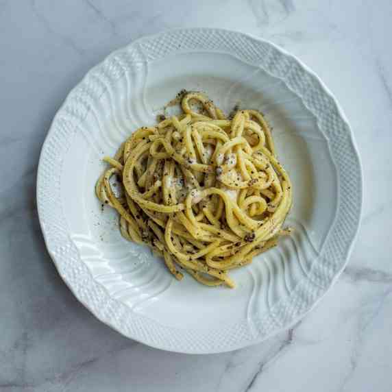 Italian Style Cacio e Pepe Spaghetti 
