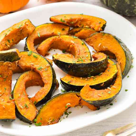 https://trivet.recipes/images/made/Low-FODMAP-Roasted-Kabocha-Squash-Air-Fryer-Oven-Featured%F0%9F%90%BEabcdef%F0%9F%90%BEd449ecb5aee27e8989173f041f9157ecdc315f94.jpg