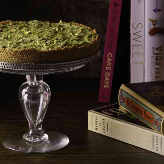Cheesecake with pistachios