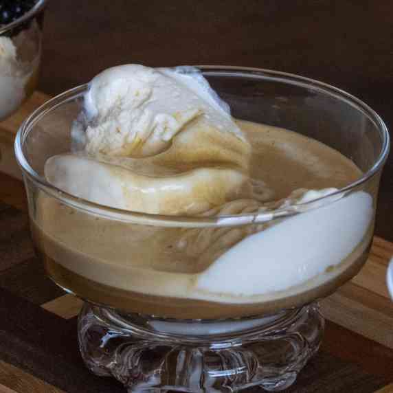 vanilla ice cream with espresso coffee
