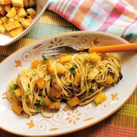 Anchovy pasta from Naples (spaghetti alla Gennaro)