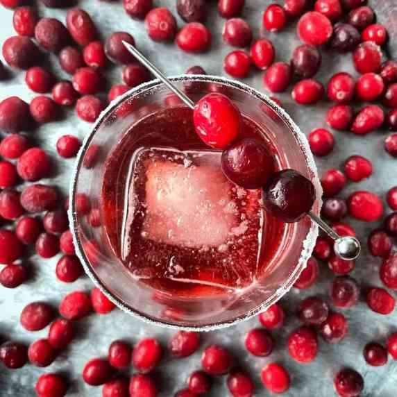 Sparkling Cranberry Mocktail Recipe - Resplendent Kitchen