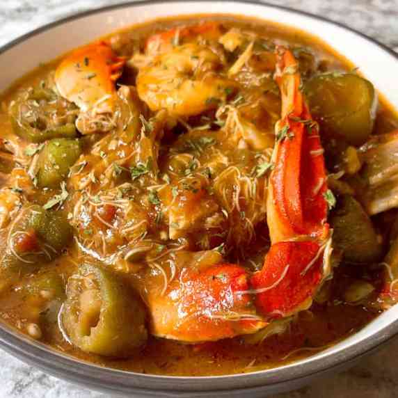 https://trivet.recipes/images/made/creole-seafood-gumbo-with-blue-crabs-and-shrimp-family-recipe%F0%9F%90%BEabcdef%F0%9F%90%BEfe726fd2e46a1f6b7f3345425851aa0a71b25a83.jpg