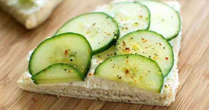 What do you get when you combine crisp cucumbers, zesty Italian cream cheese and soft pita bread? Th