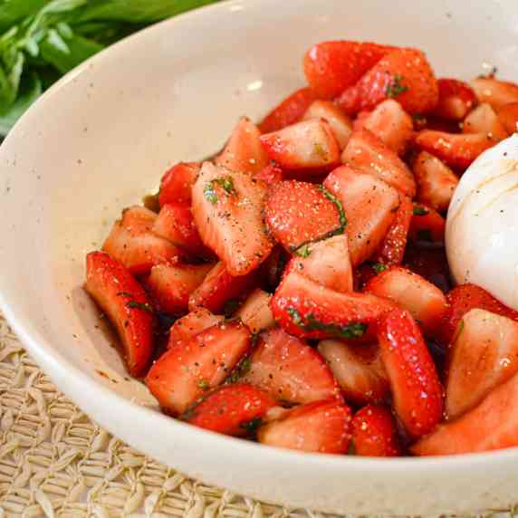 Our organic burrata with balsamic strawberries recipe is light and refreshing, and it’s an excellent