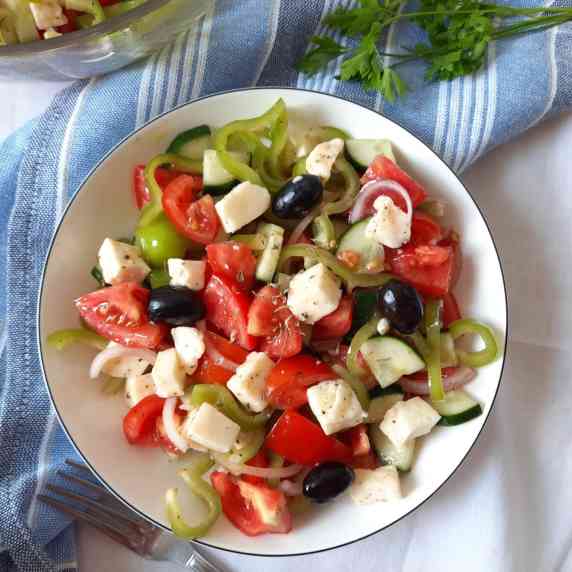 Horiatiki Salata: Greek Salad