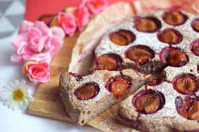 Gluten-free and vegan juicy plum cake recipe with almond flour