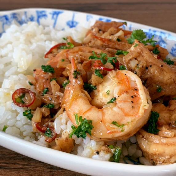 This recipe for garlic shrimp in lemon butter sauce is easy to make at home.