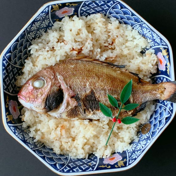 Taimeshi refers to rice cooked with grilled sea bream, as in this recipe. 