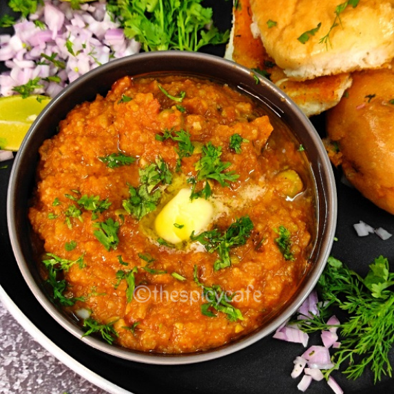 A delicious buttery street food of India made with assorted vegetables, butter & spices.