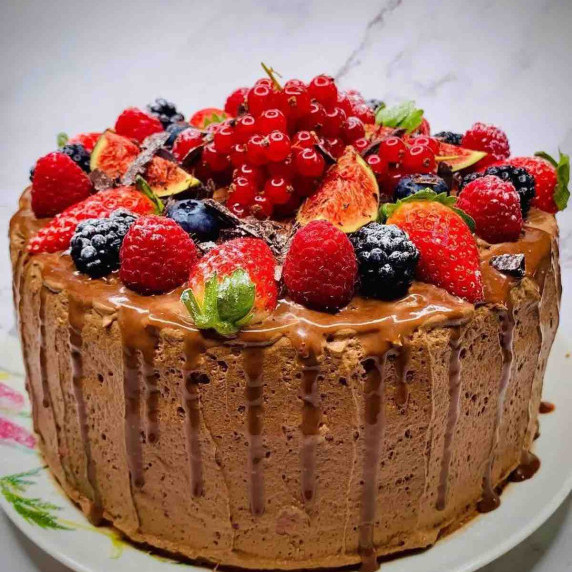 Rich Chocolate Berry Mousse Cake 