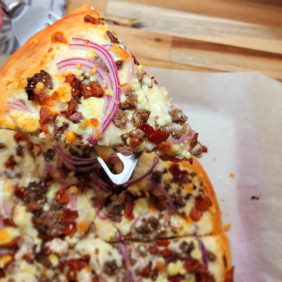 Beef, Bacon & Blue Cheese Pizza 