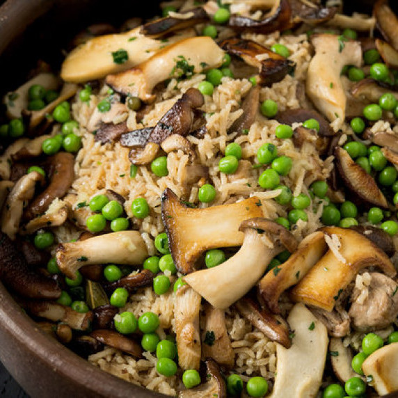 Baked Rice with Chicken and Mushrooms