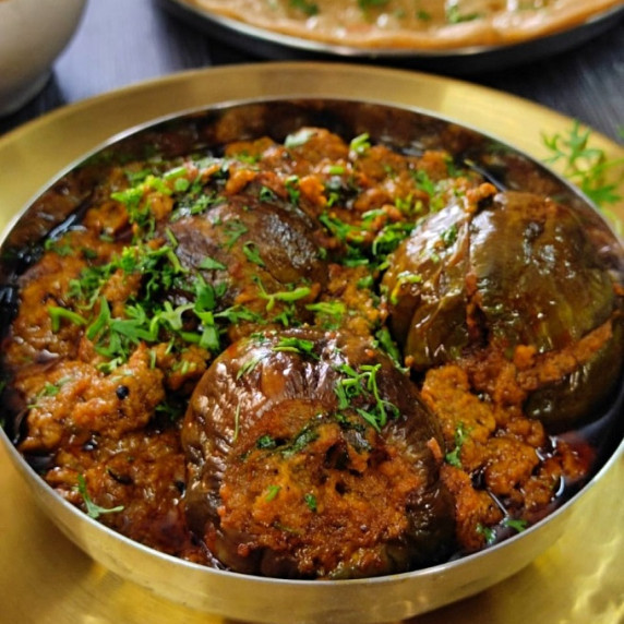A delicious curry made with small eggplants stuffed with peanut-coconut filling. 