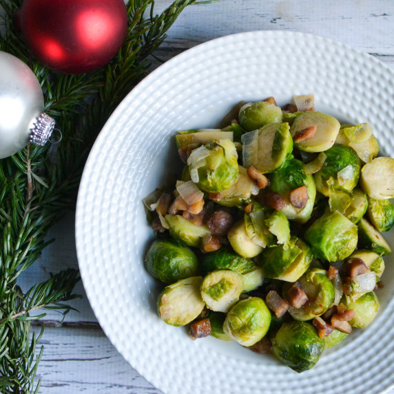Sautéed chestnuts with Brussels sprouts 