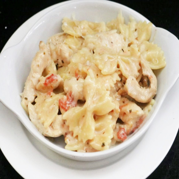Small Bowl of Chicken with Bowtie Pasta