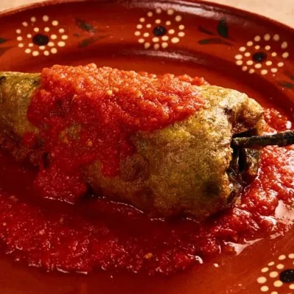 Chile Relleno Salsa Roja