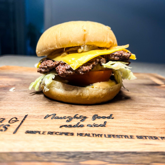 Copycat In-n-Out Burger I LisaGCooks.com