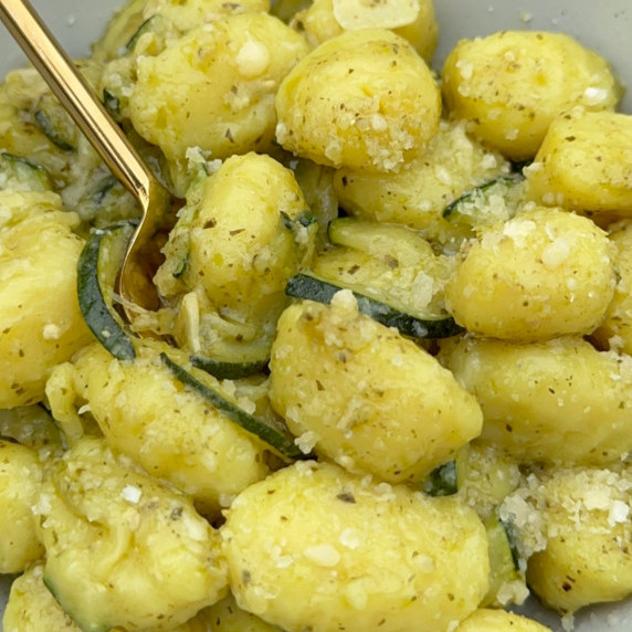 Gnocchi with Pesto and Zucchini 