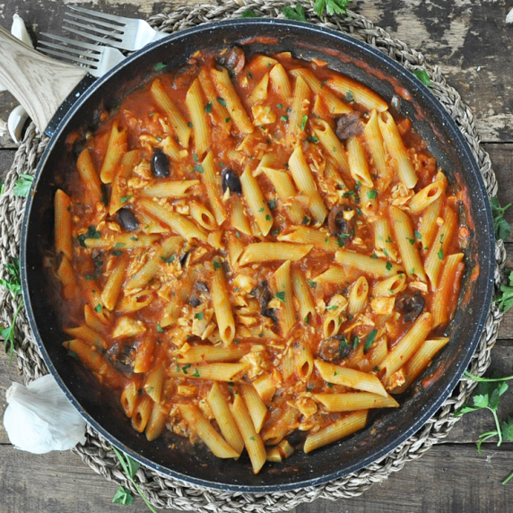 One-Pot Spicy Tuna Pasta