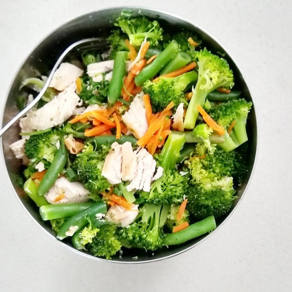 leftover chicken served with green beans, broccoli