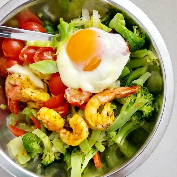 Steamed Broccoli topped with shrimps, eggs