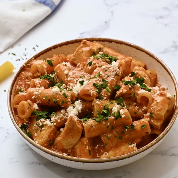 garlic parmesan pasta with chicken