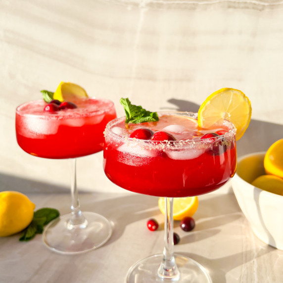 Cranberry ginger beer mocktail