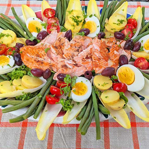 Salmon Niçoise salad