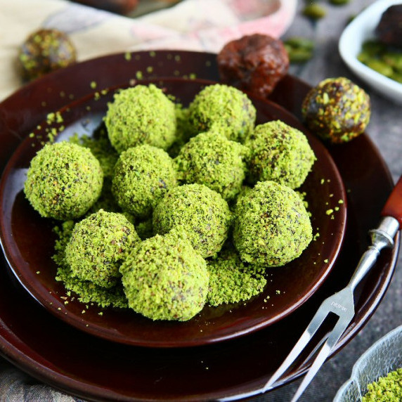 40+ Fig Recipes to put this distinctive fruit to good use