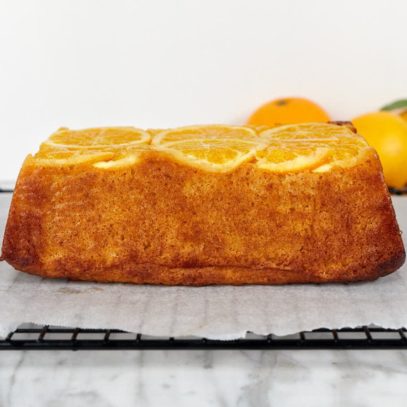 Orange cake with orange slices.