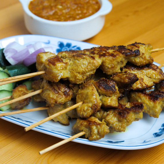 satay and peanut sauce