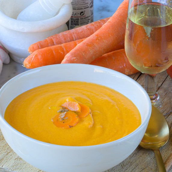Sopa fría o gazpacho de zanahorias aliñadas
