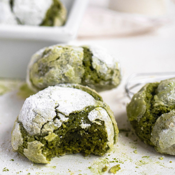 matcha green tea crinkle cookies