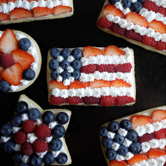 Patriotic Red White and Blue Fruit Pizza Cookies 