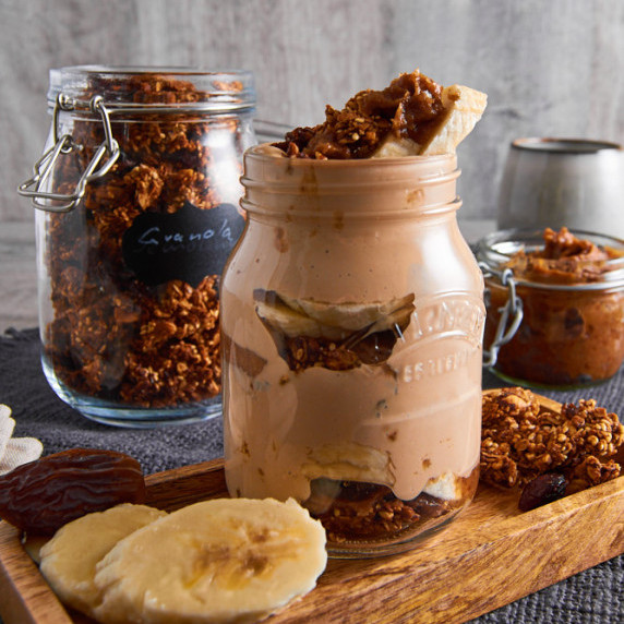 Protein Banoffee Pie Yoghurt with Granola and Date Caramel