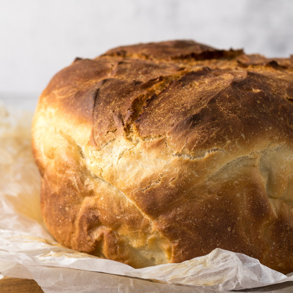 Golden brown loaf of potbrood