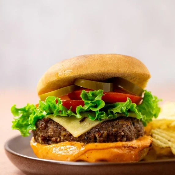 sriracha mayo burgers with all the toppings