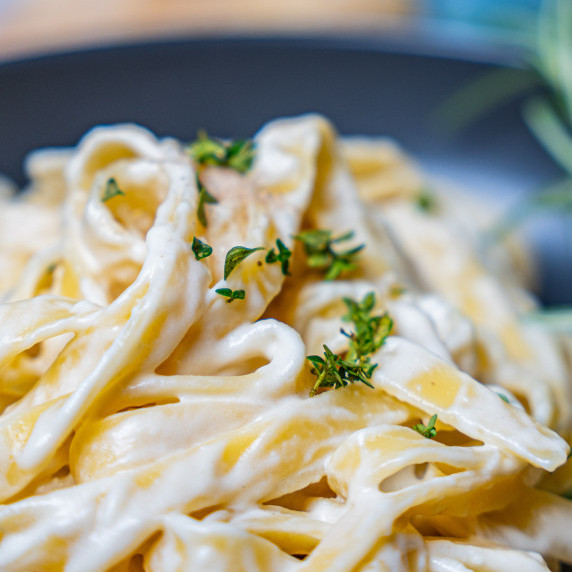 fettuccine pasta with homemade alfredo sauce by Umamiology