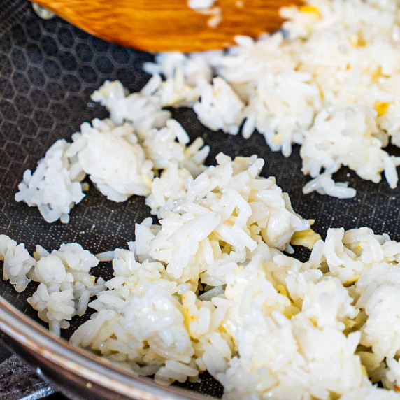 Peruvian rice recipe by Umamiology with fluffy jasmine rice and garlic