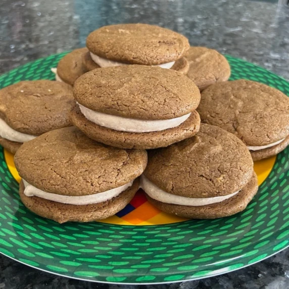 gingerbread whoopie pies