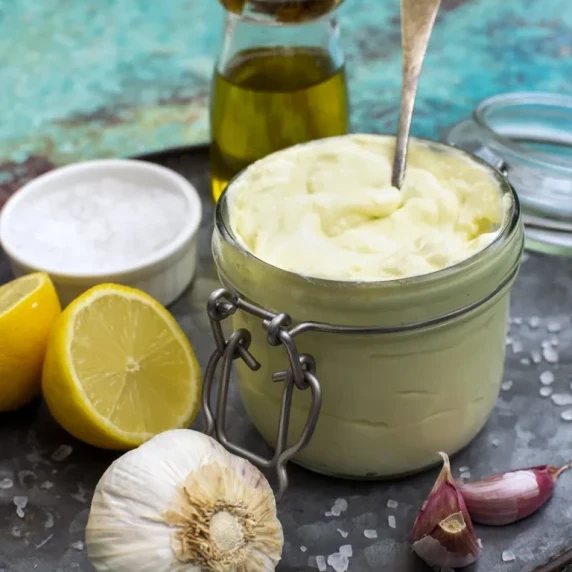 vegan aioli in jar